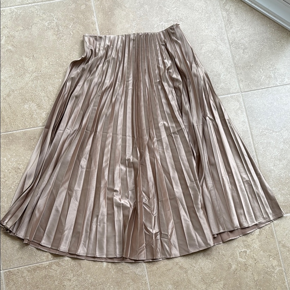 Zara Elegant Pleated Skirt in Tan